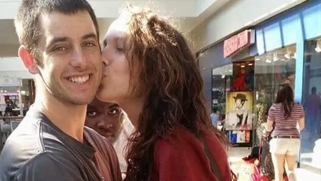 7 Potret Photobomb Ini Kocak Banget Hasilnya
