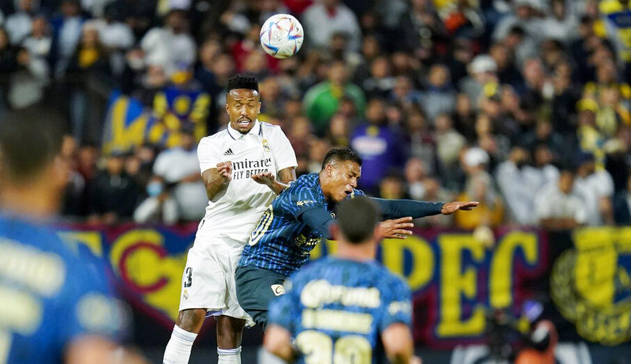 Real Madrid sejatinya hampir memenangkan pertandingan di laga ini. Namun, penalti di penghujung laga tepatnya delapan menit jelang waktu normal berakhir, membuyarkan hal itu. (AP/Godofredo A. Vásquez)