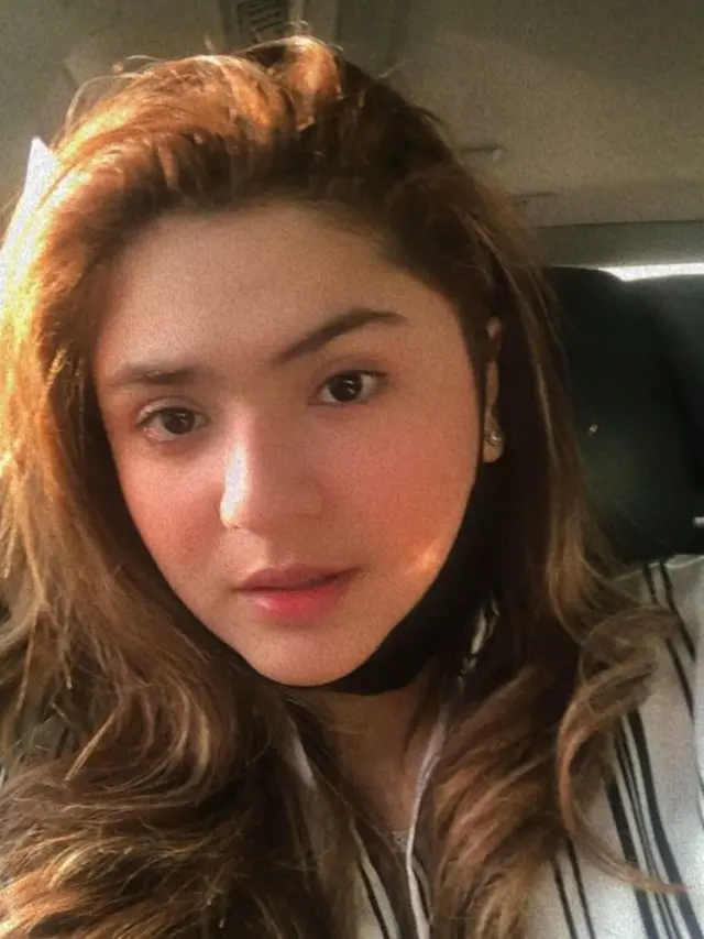 Pesona Syelfa Alhamid, Cucu Elvy Sukaesih yang Baru Saja Lulus S1 Ekonomi. (Sumber: Instagram/syelfaalhamid)