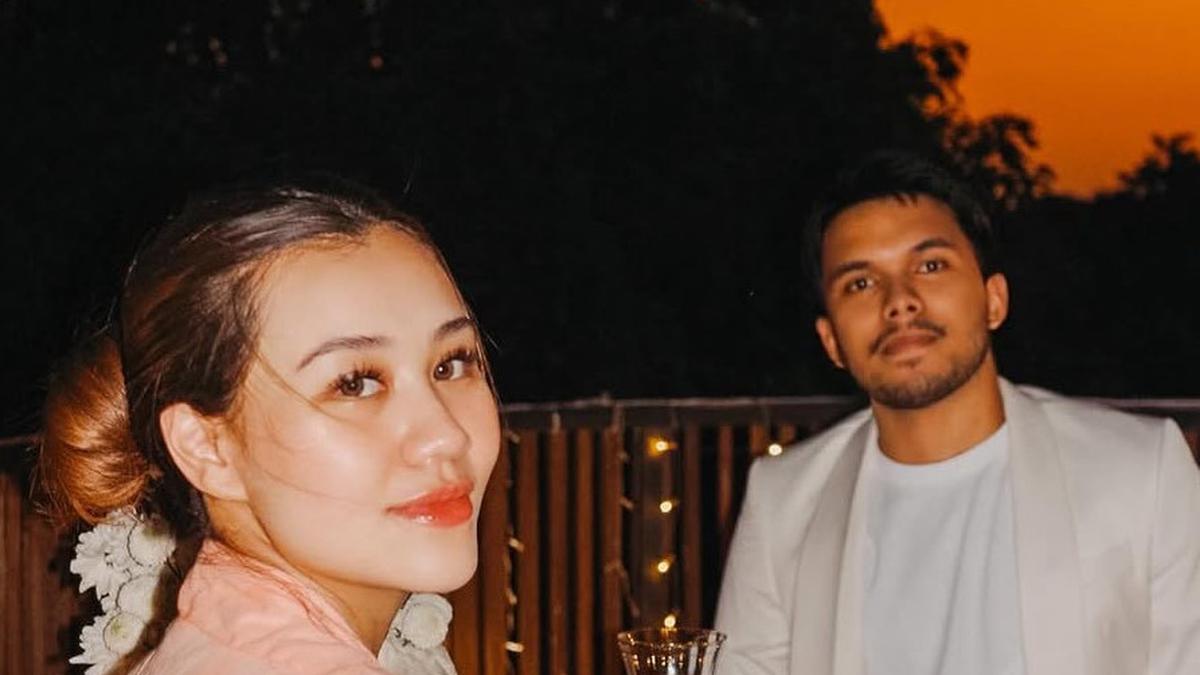 Gaya Resort Aaliyah Massaid saat Diberikan Kejutan Dinner Romantis di Bali oleh Suami saat Rayakan Anniversary Pernikahan Pertama