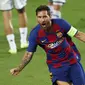 Bintang Barcelona Lionel Messi merayakan golnya ke gawang Napoli pada leg kedua babak 16 besar Liga Champions di Camp Nou, Minggu (9/8/2020). Barcelona menang 3-1. (AP Photo/Joan Monfort)