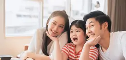 Penggunaan gadget secara berlebihan dapat memengaruhi kesehatan fisik maupun mental anak. Untuk itu, penting bagi orangtua untuk tetap memberikan batasan yang sehat terkait penggunaan gadget selama liburan.[Dok/freepik.com/Lifestylememory]