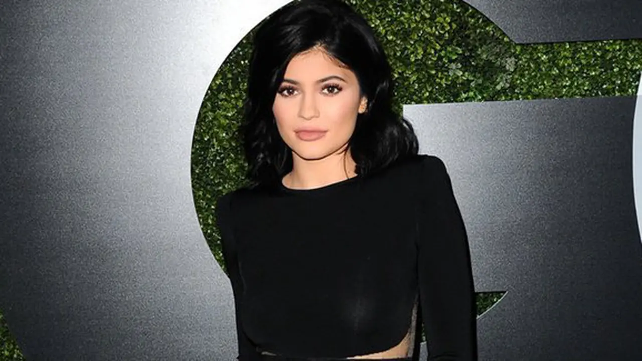 Kylie melakukan filler bibir/copyright: TPG images