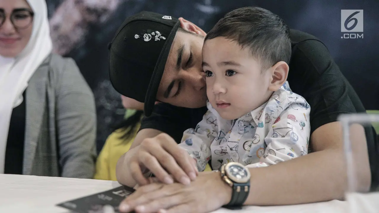Melihat Kedekatan Raffi Ahmad - Nagita Slavina Bersama Si Buah Hati