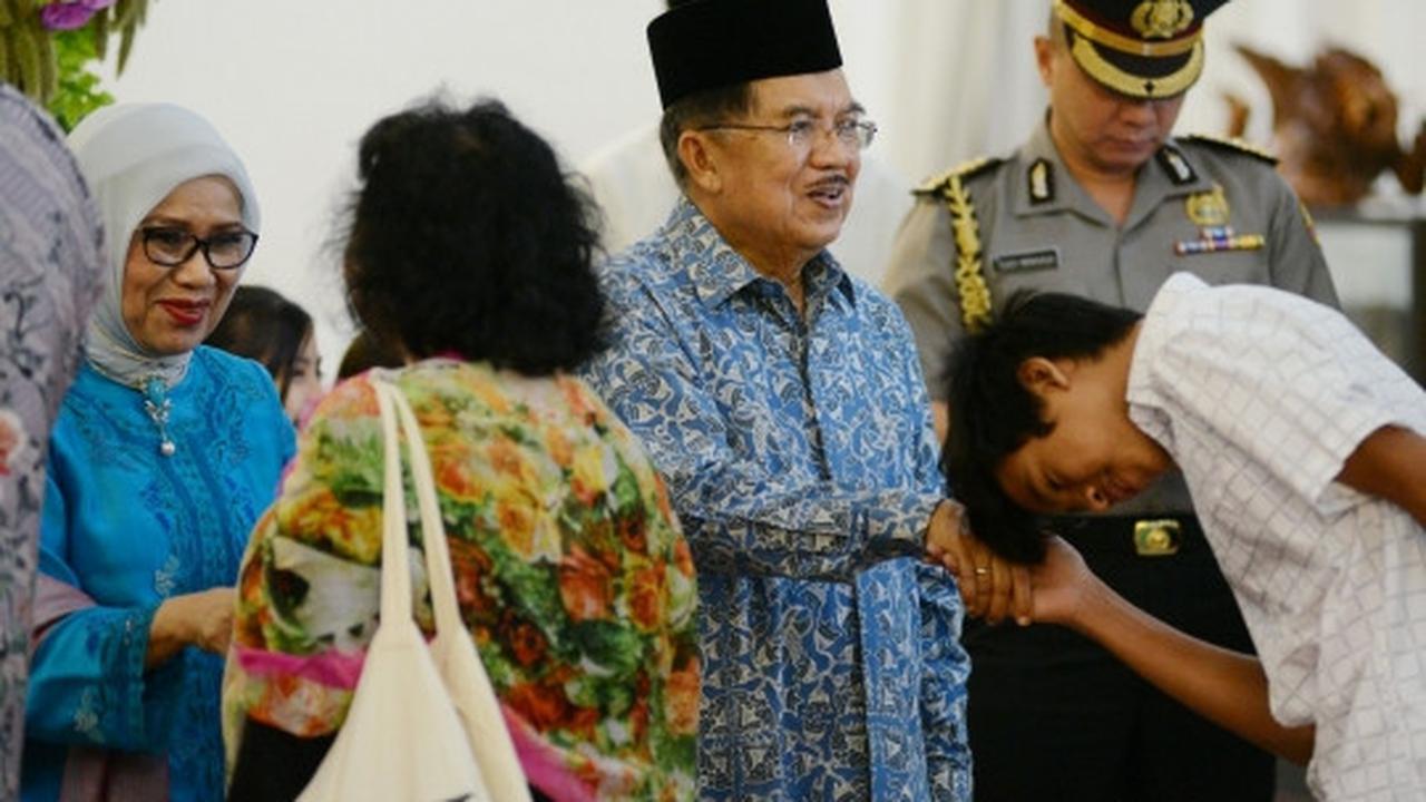 Tokoh nasional hingga orang biasa hadiri open house di Istana Wapres