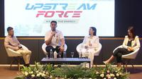 Upstream Champion, Donny Tigor Silitonga (kedua kiri), saat menjawab pertanyaan peserta Upstream Force We Are The Energy di Auditorium Lantai 2 Gedung Interdisciplinary Engineering Fakultas Teknik Universitas Indonesia (IDE FTUI), Depok, Jawa Barat, Selasa (4/11/2025). (Liputan6.com/Helmi Fithriansyah)