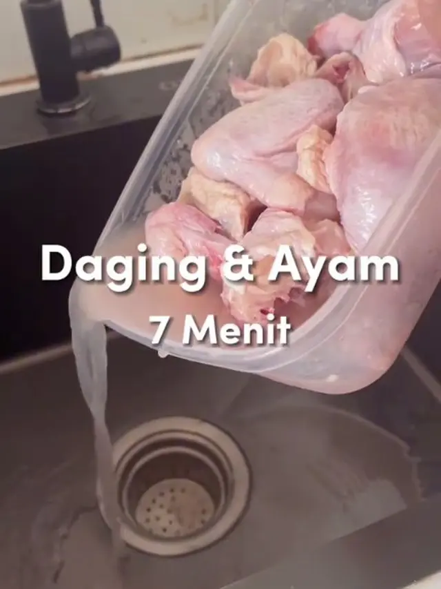 Modal 2 Bahan, Ini Cara Cairkan Ayam Beku dari Freezer dengan Hanya 7 Menit