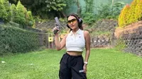 Penyanyi Janita Gabriela Ketagihan Olahraga Menembak, Ungkap Sensasinya Saat Membidik Target