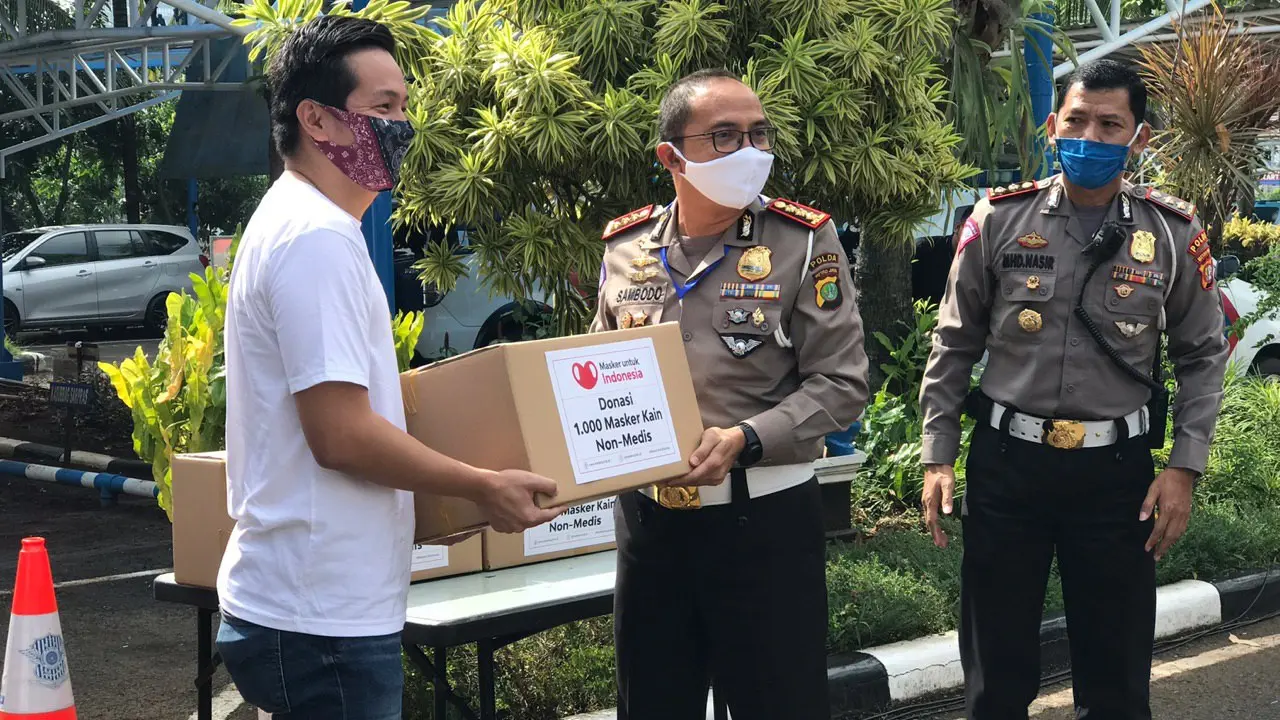 Gerakan Masker untuk Indonesia bagikan 200 ribu masker ke masyarakat.