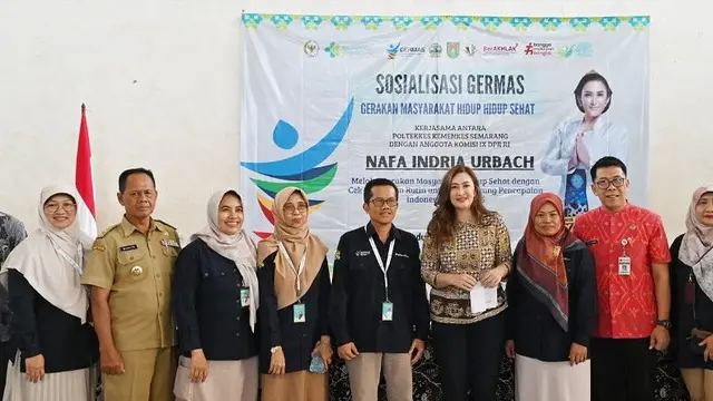 Gaya Nafa Urbach saat ‘Blusukan’ ke Dapil 6