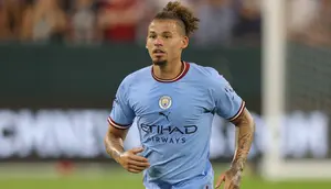 Manchester City sukses mendatangkan Kalvin Phillips dari Leeds United pada awal Juli 2022. Ia diboyong oleh The Cityzens dengan mahar 48,75 juta euro dengan kontrak jangka panjang hingga 30 Juni 2028. Phillips merupakan gelandang dengan kualitas yang mumpuni. (AFP/Getty Images/Jamie Squire)