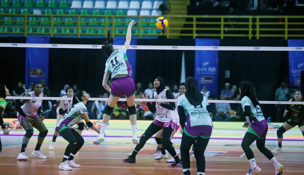 Juara bertahan Jakarta Pertamina Enduro (JPE) meraih poin penuh setelah menumbangkan Jakarta Popsivo Polwan dalam laga lanjutan Proliga 2026. (Dok. PBVSI)