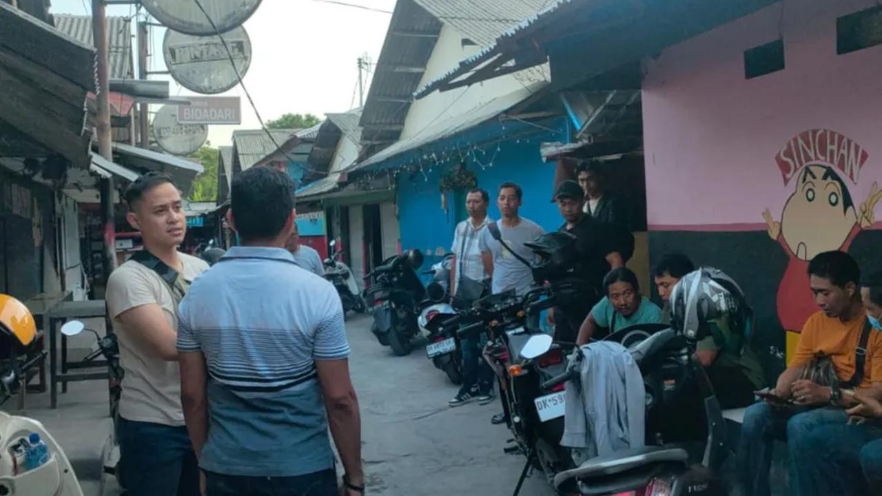 Polresta Denpasar mengungkap identitas dan peran empat tersangka atas penganiayaan dan penyerangan ke Kantor Satpol PP Kota Denpasar pada Minggu (26/11) lalu.