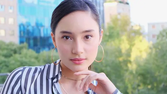 7 Gaya Kasual Tatjana Saphira, Jadi 'Pelakor' di The World of The Married Versi Indonesia