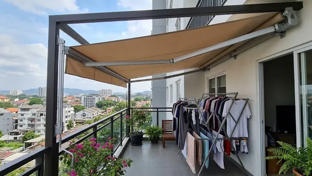 Penutup Balkon dengan Kanopi Buka-Tutup