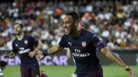 Pierre-Emerick Aubameyang mencetak tiga gol untuk Arsenal pada saat menghadapi Valencia di Liga Europa. (AFP/Jose Jordan)