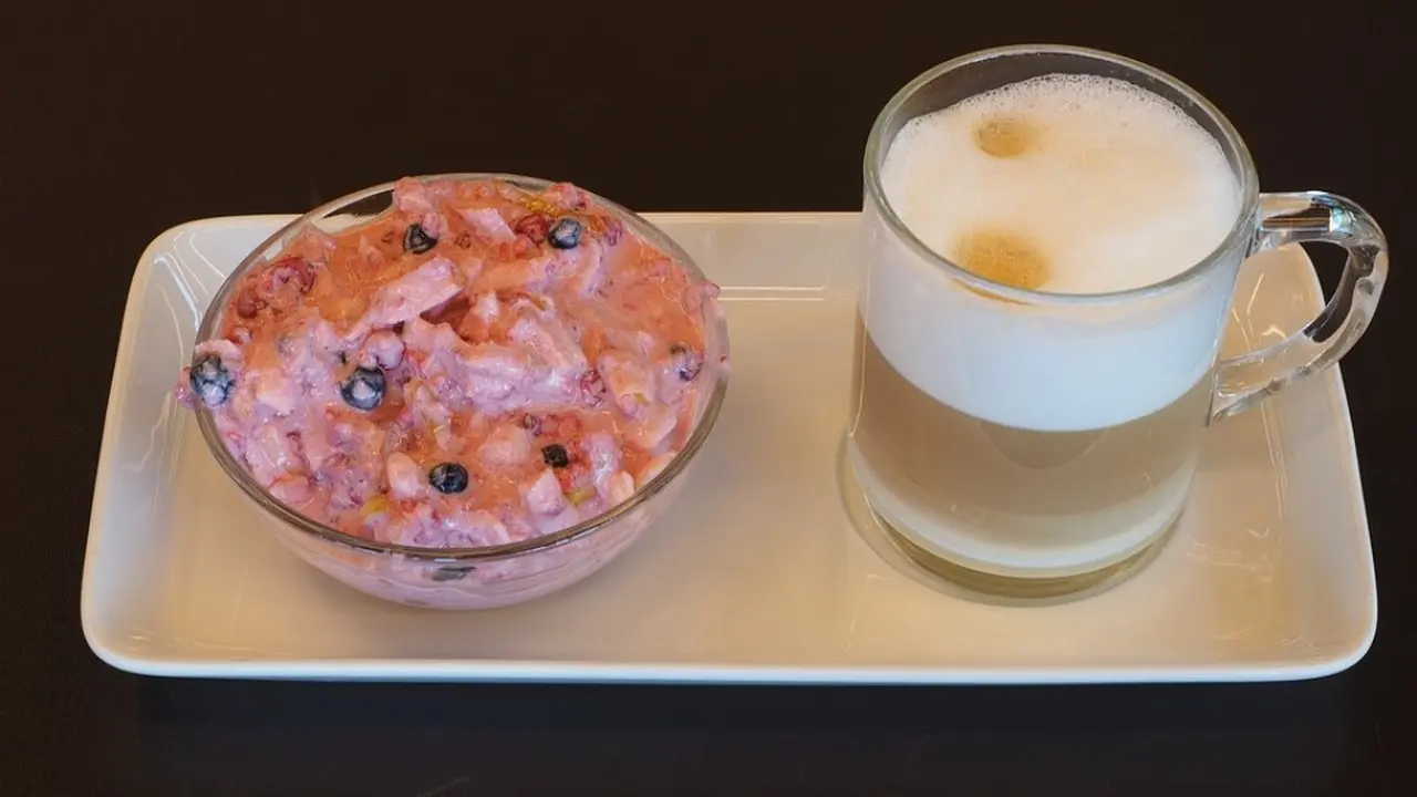 iIustrasi makanan diet Bircher Muesli