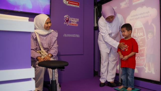 Skrining tinggi badan dan berat badan secara rutin sebelum stunting.