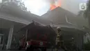 Satu unit rumah di kawasan Menteng, Jakarta Pusat (Jakpus) hangus terbakar. (Liputan6.com/Herman Zakharia)