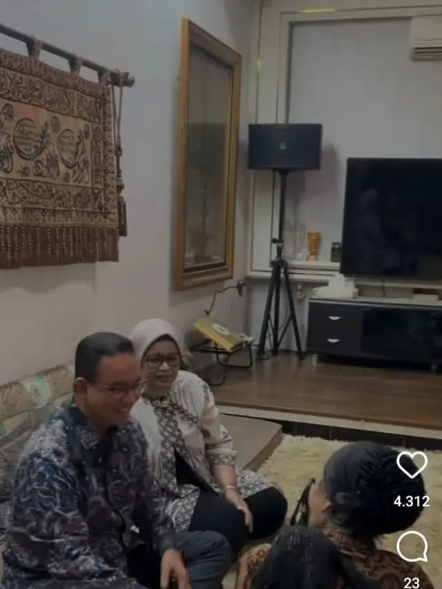 Potret ibunda Elma Theana bersama Anies dan istrinya (Sumber: Instagram/@elmatheana)