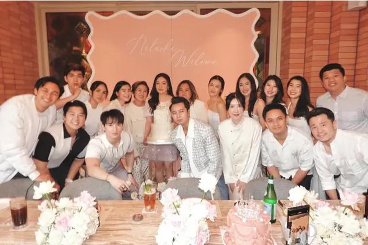 6 Potret Felicya Angelista dan Susan Sameh Kompak Kenakan Baju Putih saat Ulang Tahun Natasha Wilona ke-26