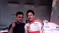 Fans Rio Haryanto, Catur Sunaryo, melontarkan ide crowdfunding  demi membantu sang pebalap idolanya tampil di ajang F1. 