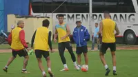Hindari Hujan, Arema Memilih Latihan Pagi di Stadion Agus Salim