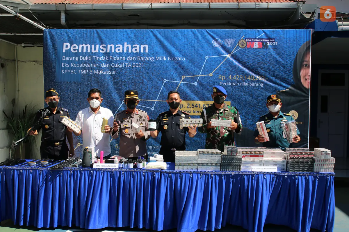 Pemusnahan barang sitaan Bea Cukai Makassar (Liputan6.com/Dok:Bea Cukai Makassar )