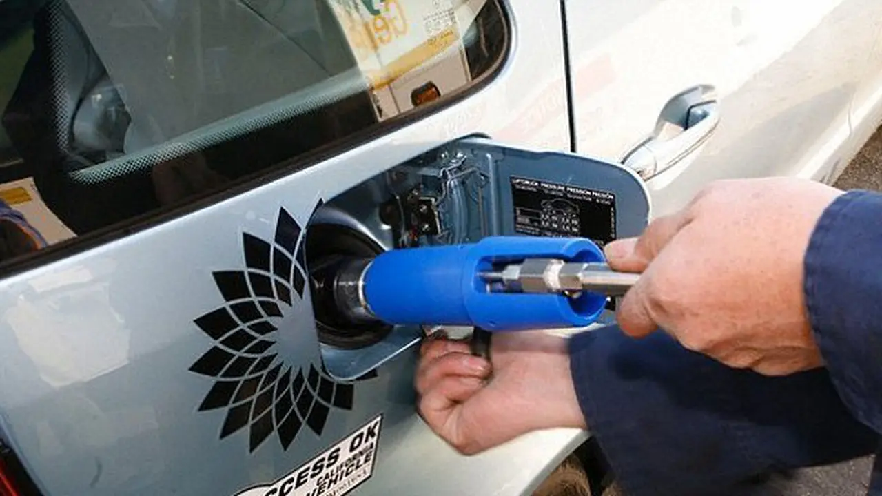 Tanpa Bensin, Mobil Bisa Berjalan Dengan Air Seni?    