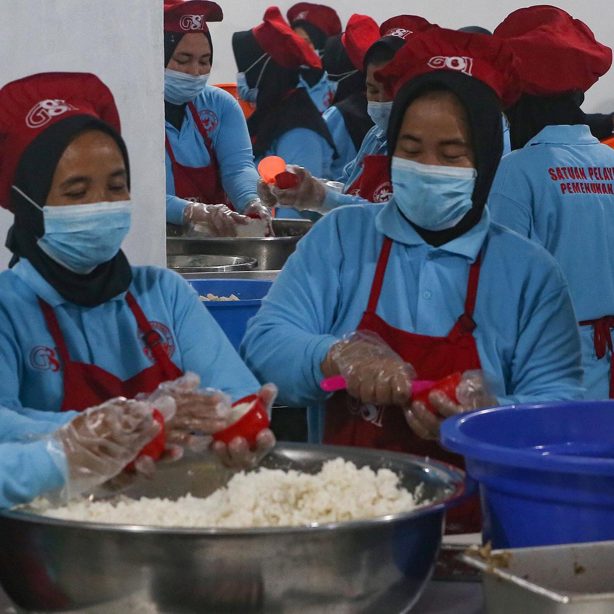 Melihat Kesibukan Dapur Penyedia dan Penyuplai Makan Bergizi Gratis