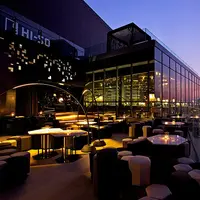 Berikut bar-bar yang punya pemandangan paling menakjubkan di Bumi.