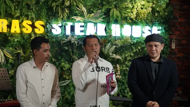 Fadly Padi saat menghadiri peluncuran buku Mimpi Besar Anak Penjual Ikan karya Rasli Syahrir. (Foto: Dok. Tim Rasli Syahrir)