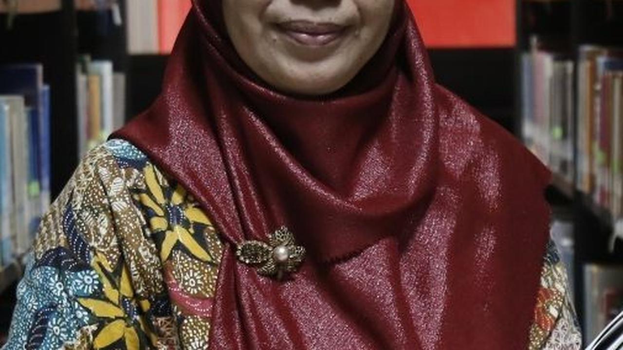 Pakar dari Universitas Muhammadiyah Malang (UMM), Prof Dr drh Lili Zalizar MS  mengatakan bahwa penyakit antraks sulit diberantas karena ditularkan melalui spora yang bertahan di tanah selama bertahun-tahun. Karena itu, wabah ini bukan yang pertama terjad