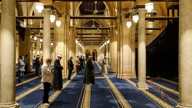 Suasana Salat Tarawih di Masjid al-Azhar Kairo