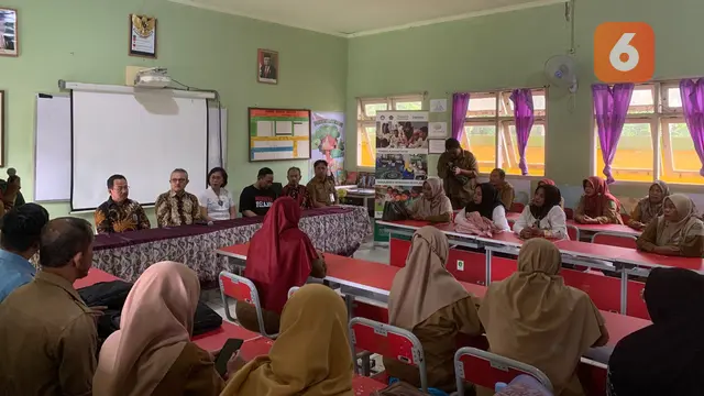 Kemendikbud bersama Tanoto Foundation membuat pelatihan untuk guru di Sekolah SD 018 Tenggarong Seberang, Kutai Kertanegara pada Senin (27/11/2023).