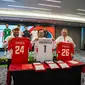 Ketua Umum PBVSI Komjen Pol (Purn) Imam Sudjarwo saat peluncuran jersey baru timnas voli Indonesia (Ist)