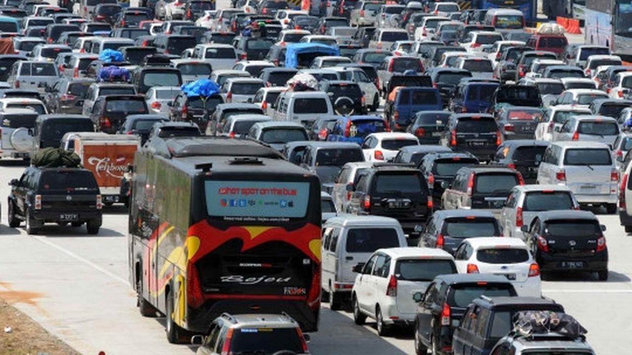 Puncak arus mudik, antrean keluar Tol Palimanan hingga 20 Km
