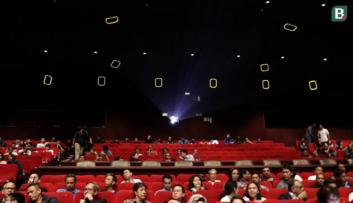 Suasana kemeriahan saat peluncuran film 25 tahun Satria Muda di XXI Epicentrum, Jakarta, Kamis (15/11). Peluncuran ini dalam rangka peringatan hari jadi SM yang ke-25 tahun. (Bola.com/Yoppy Renato)