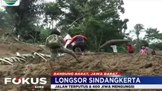 Usai mengevakuasi korban, Badan Penanggulangan Bencana Daerah (BPBD) Bandung selanjutnya akan fokus membersihkan material longsor.