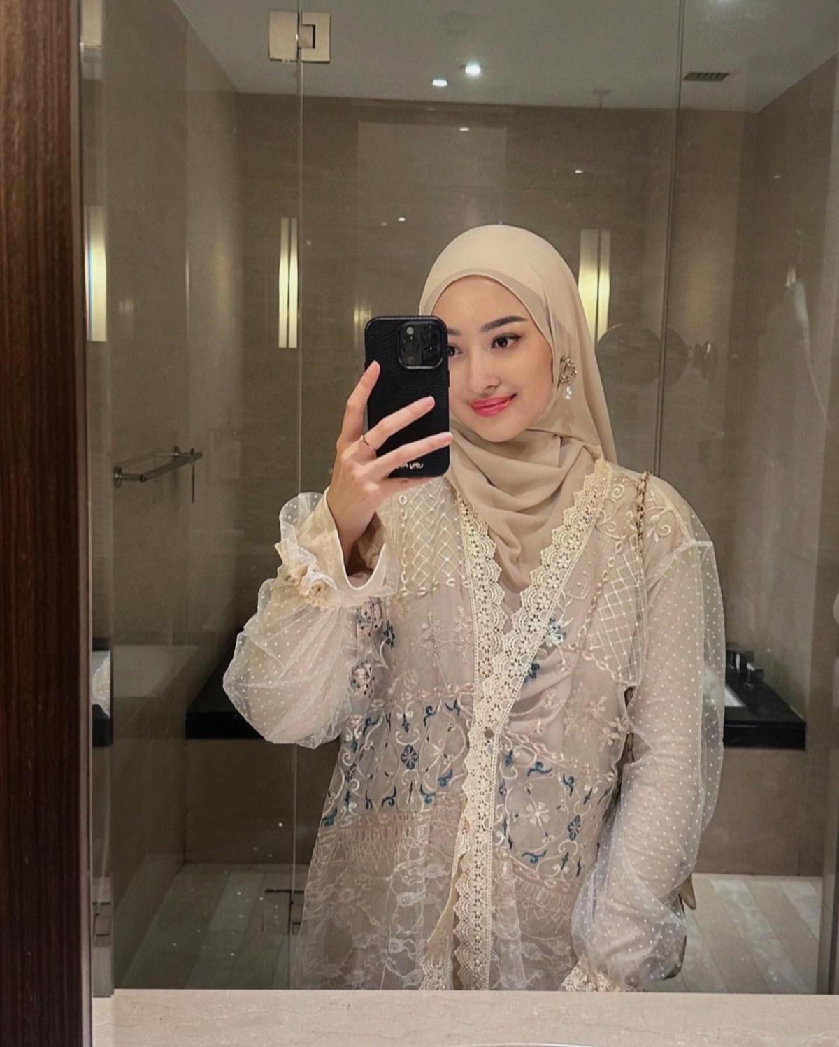 7 Potret Terbaru Puteri Modiyanti 'Anak' Tommy Soeharto yang Kini Berhijab, Paras Makin Cantik