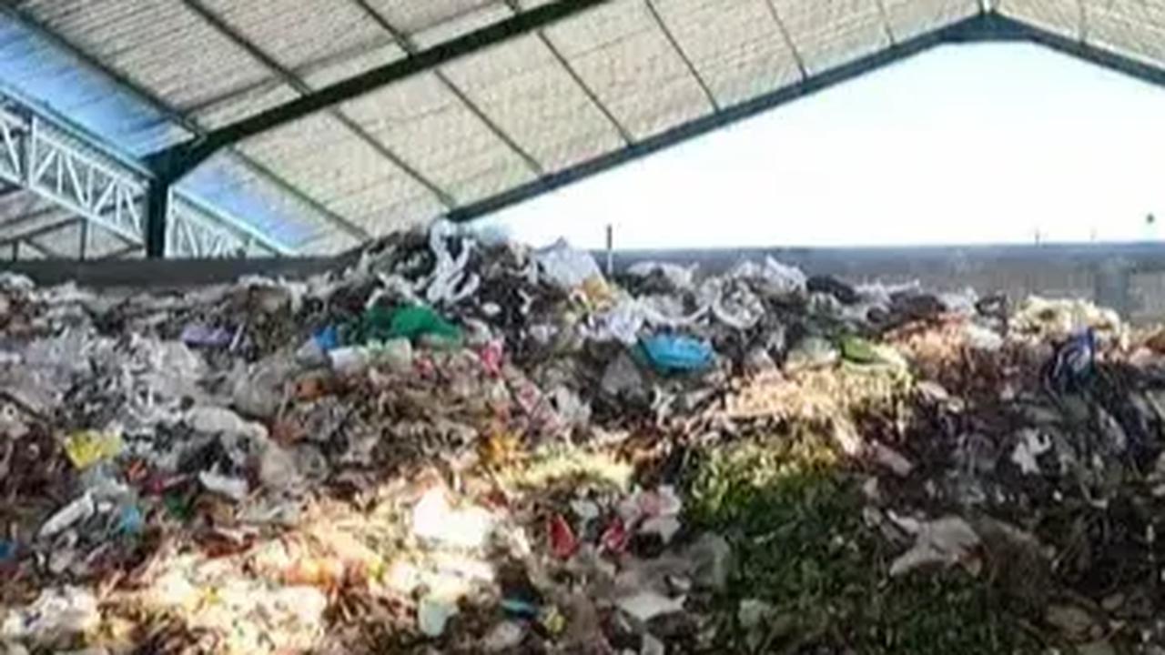 Sampah Menumpuk di Pasar Kutabumi Bikin Warga Jengkel, Tak Diangkut Karena Dinas Kebersihan Diperiksa Polisi
