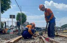 KAI Cek Rel Nataru: Daop 8 Surabaya Intensifkan Pemeriksaan Demi Keamanan Angkutan Natal dan Tahun Baru