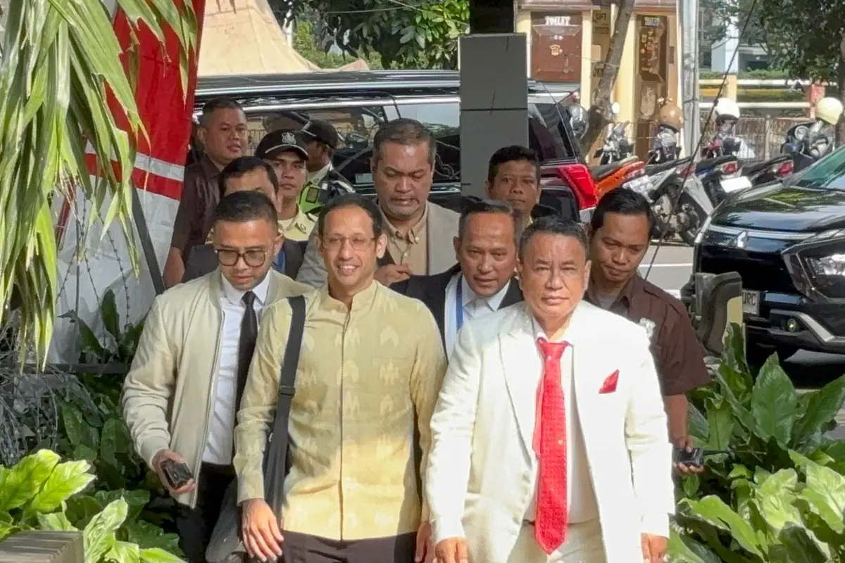 Nadiem Makarim didampingi Ali Nurdin penuhi panggilan KPK