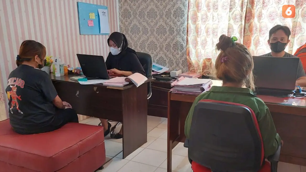 Pelaku bullying saat dilakukan pemeriksaan oleh unit PPA Polres Gorontalo (Arfandi Ibrahim/Liputan6.com)