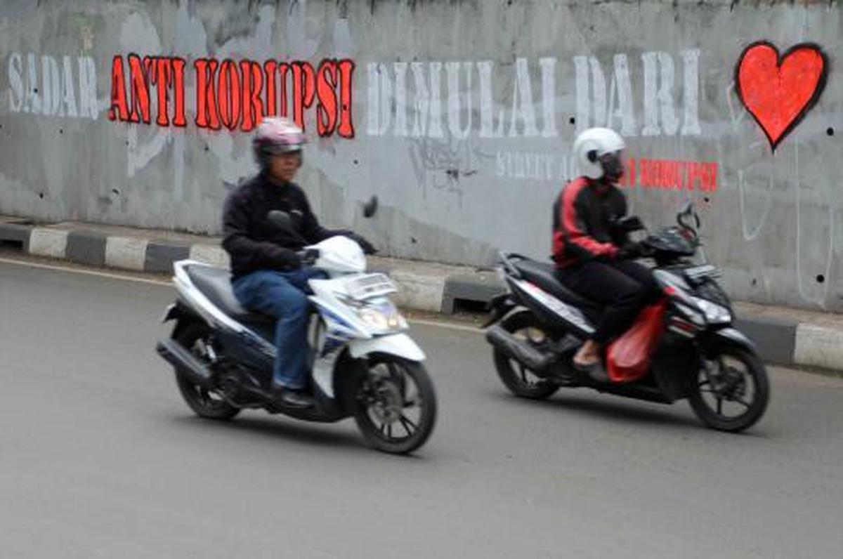 Mural bertema HAM dan anti-korupsi terlukis di dinding Ibu Kota