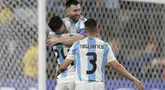 Timnas Argentina sukses mengandaskan perjuangan Kanada pada laga semifinal Copa America 2024 setelah menang dua gol tanpa balas. (AP Photo/Adam Hunger)