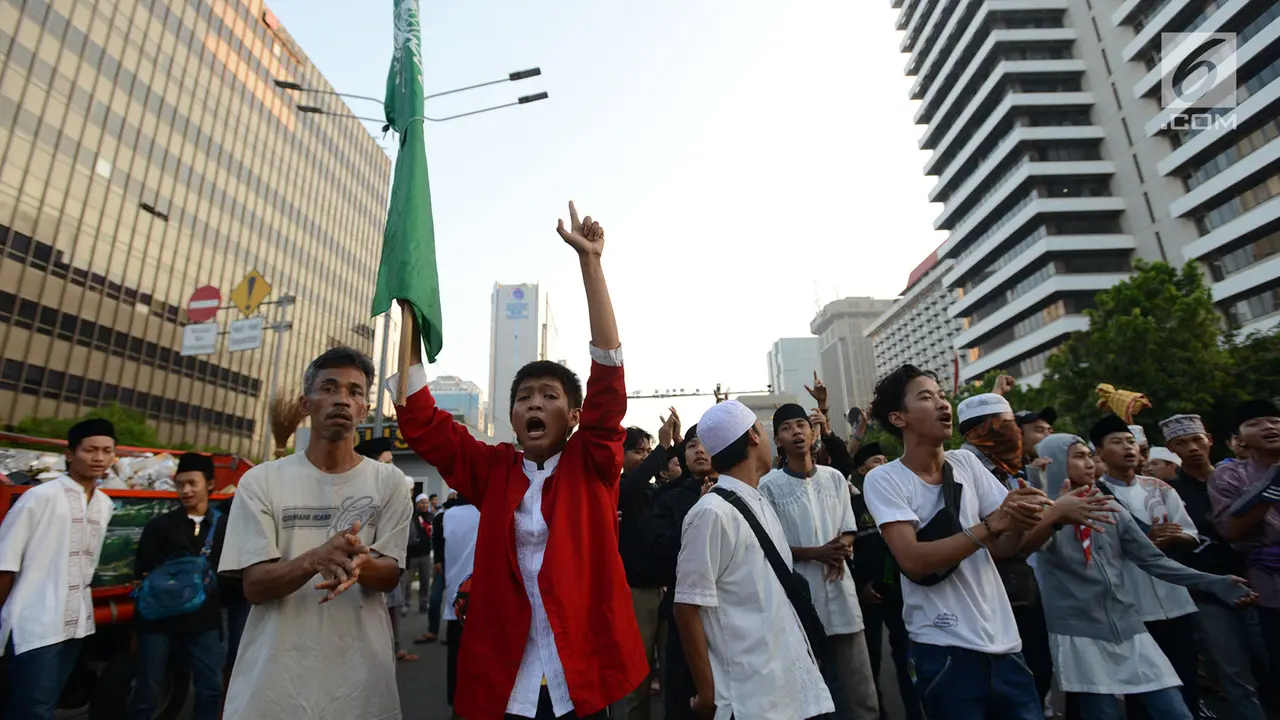 Massa Aksi 22 Mei di Depan Bawaslu