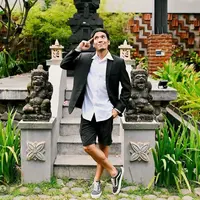 Mengaku Kagum, Desta Justru Sempat Ingin Unfollow Wulan Guritno [instagram/desta80s]