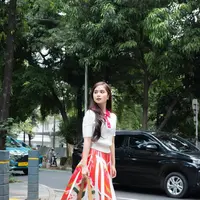 Gaya serba pink Tissa Biani yang menawan. [@tissabiani].