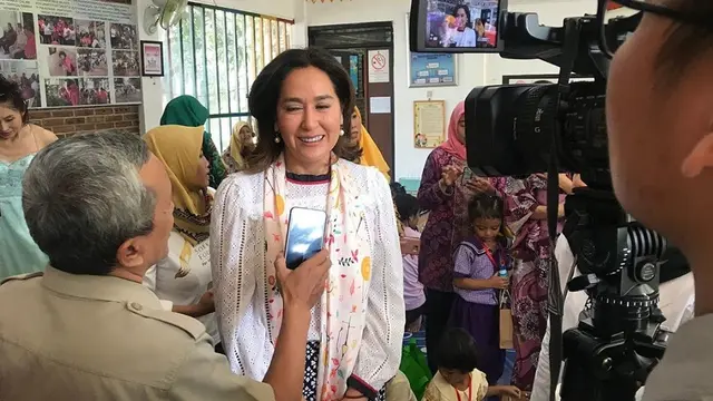 Potret Kartika Soekarno Pulang Kampung ke Indonesia (sumber: instagram/kartikasoekarnofoundation)